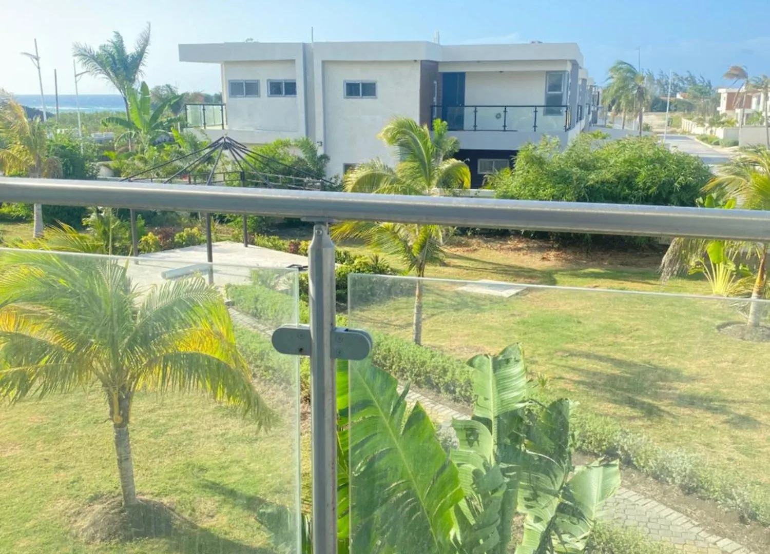 Aparthotel 3 Fabulous Baclconies! Amazing Views! Brand New Home! Richmond Jamaica